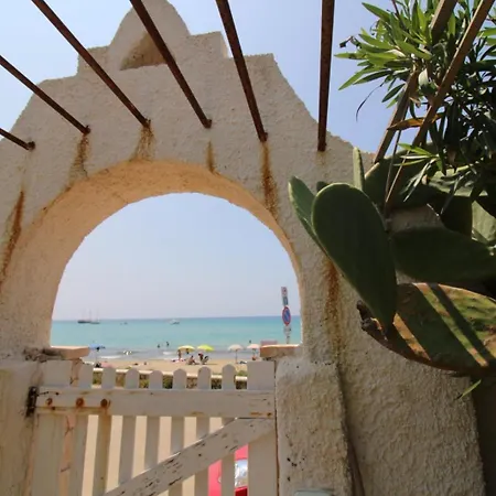 Luisa Fronte Mare *