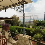 Luisa Fronte Mare Marina di San Gregorio