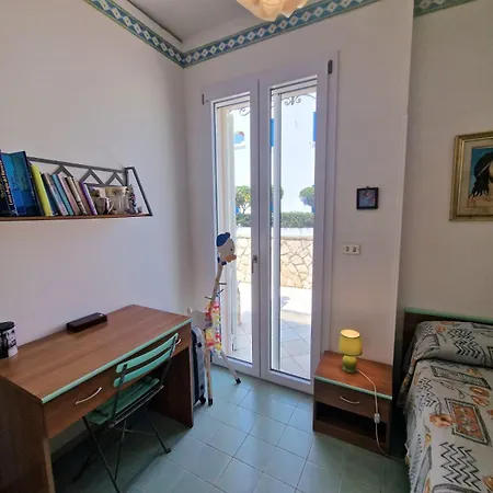 Luisa Fronte Mare Villa Marina di San Gregorio